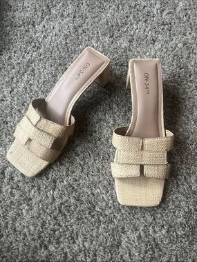 ON 34TH Beige Woven Square-Toe Mule Heels